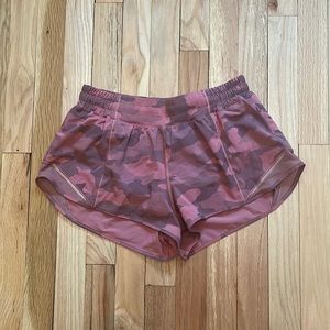 LULULEMON Hotty Hot Short 2.5”